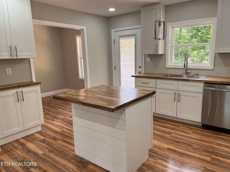 167 Oak Dr, Kingston, TN 37763