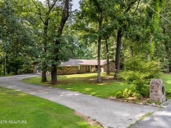 167 Rendezvous Rd, Rockwood, TN 37854