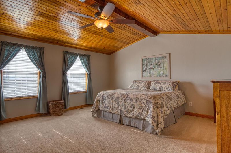 1670 Moon Hollow Rd, Sevierville, TN 37876