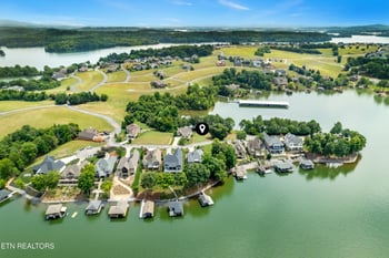 1671 Rarity Bay Pkwy, Vonore, TN 37885