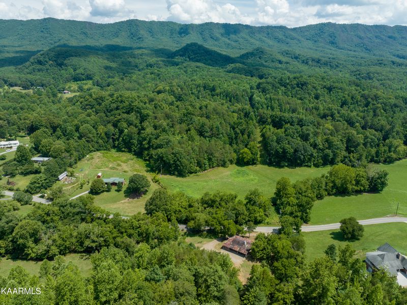 1674 Dripping Springs Rd, Seymour, TN 37865