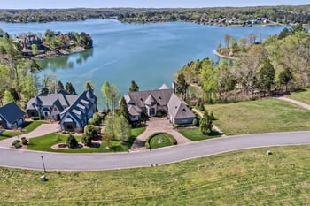 16793 Lighthouse Pointe Dr, Lenoir City, TN 37772