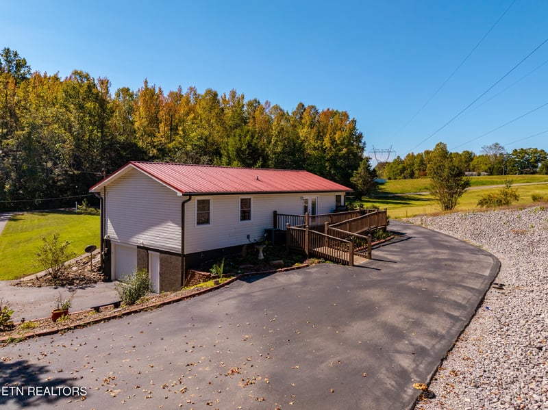 168 Batley Loop Rd, Clinton, TN 37716
