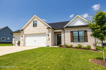 168 Clover Cir, Lenoir City, TN 37772