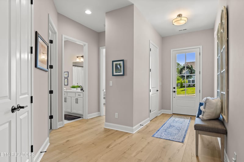 168 Clover Cir, Lenoir City, TN 37772
