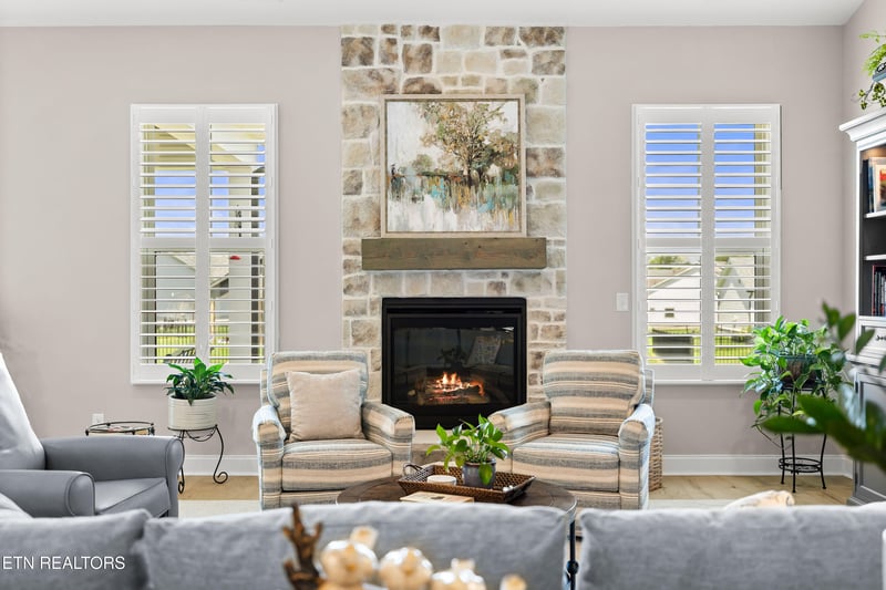 168 Clover Cir, Lenoir City, TN 37772