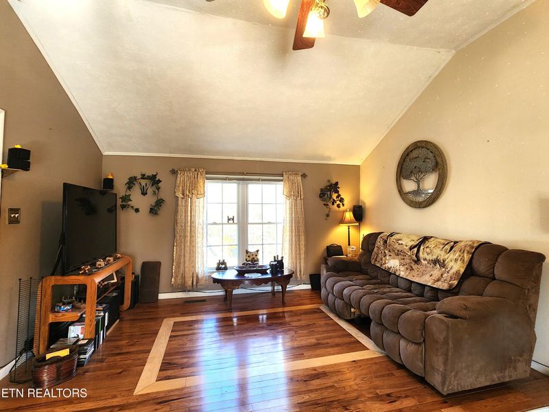 168 County Road 208, Athens, TN 37303