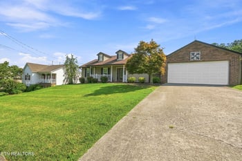 168 Covenant Cir, Lenoir City, TN 37772