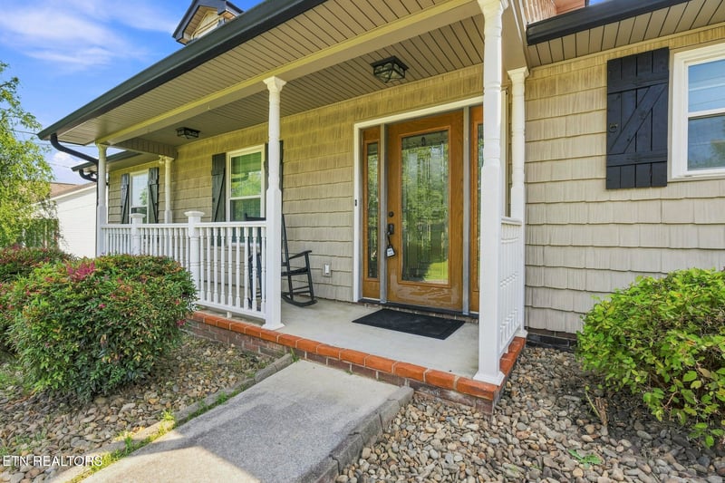 168 Covenant Cir, Lenoir City, TN 37772