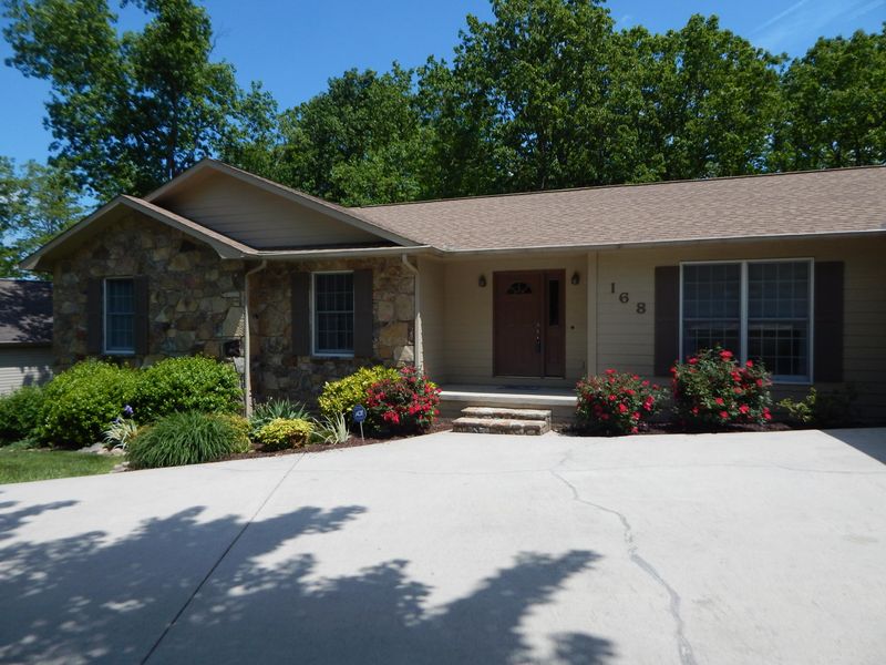 168 Havenridge Cir, Crossville, TN 38558