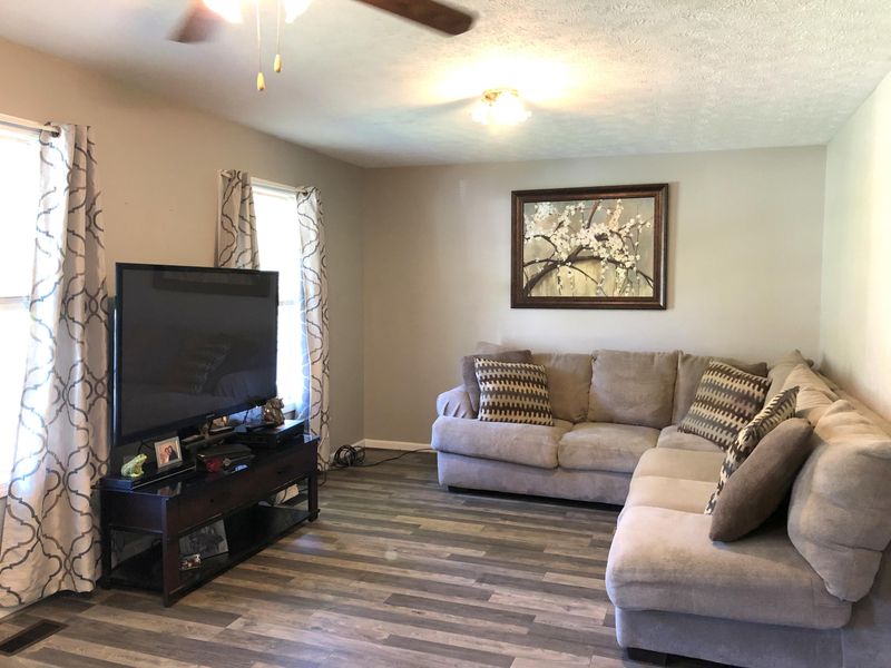 168 M & M Ln, Jacksboro, TN 37757