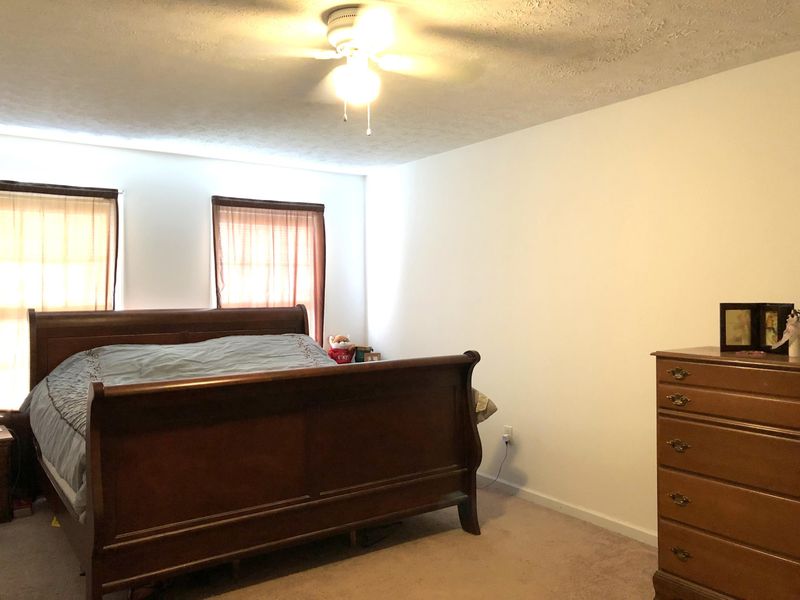 168 M & M Ln, Jacksboro, TN 37757
