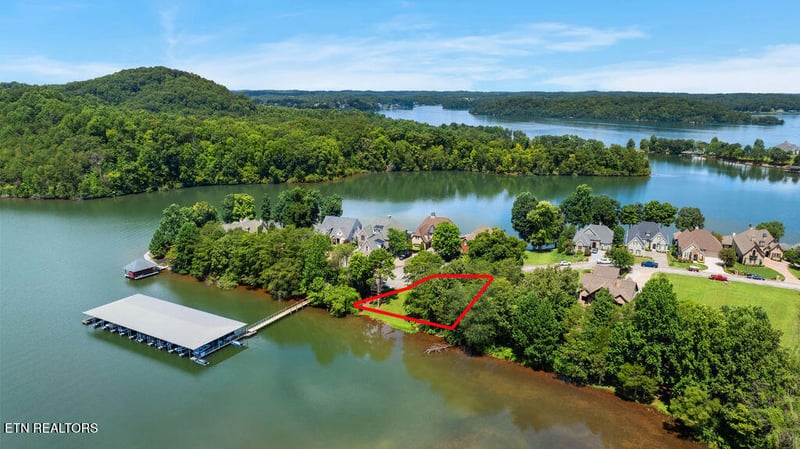 1681 Rarity Bay Pkwy, Vonore, TN 37885