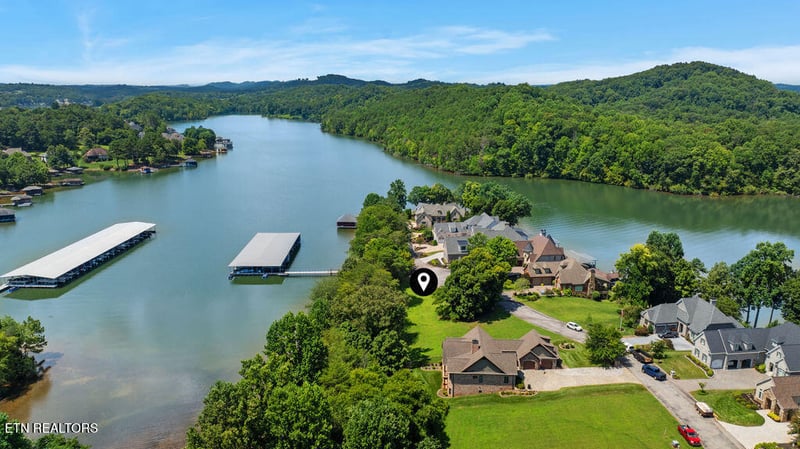 1681 Rarity Bay Pkwy, Vonore, TN 37885
