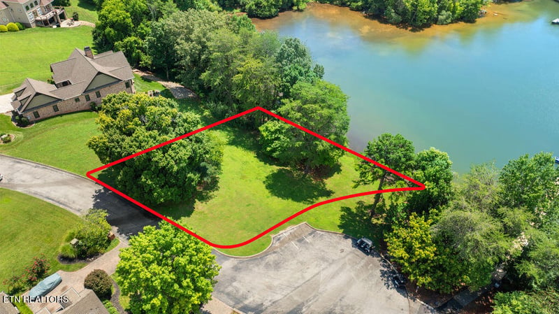 1681 Rarity Bay Pkwy, Vonore, TN 37885