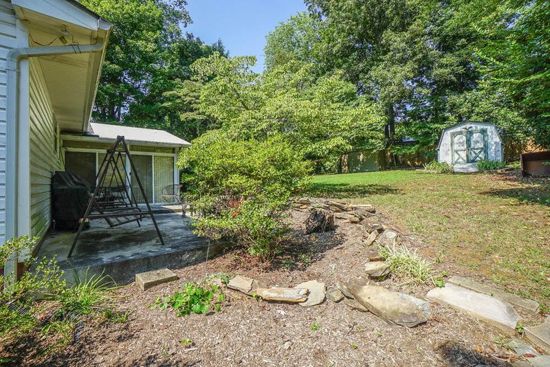 1686 Old Middlesettlements Rd, Maryville, TN 37801