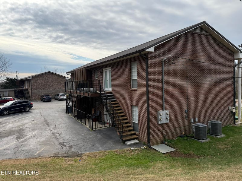 1688 Old Highway 95, Lenoir City, TN 37771