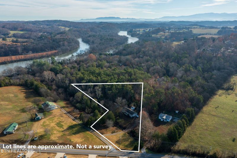 1689 Mccleary Bend Rd, Sevierville, TN 37876