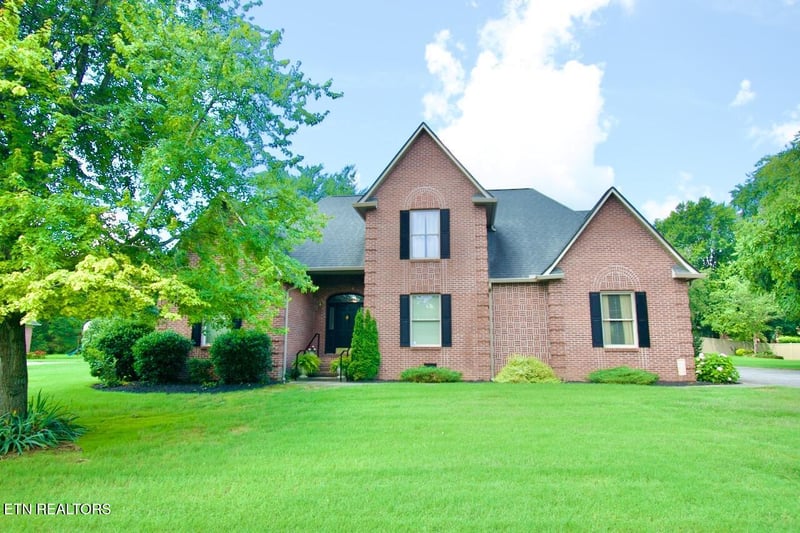 1689 Peppertree Dr, Alcoa, TN 37701