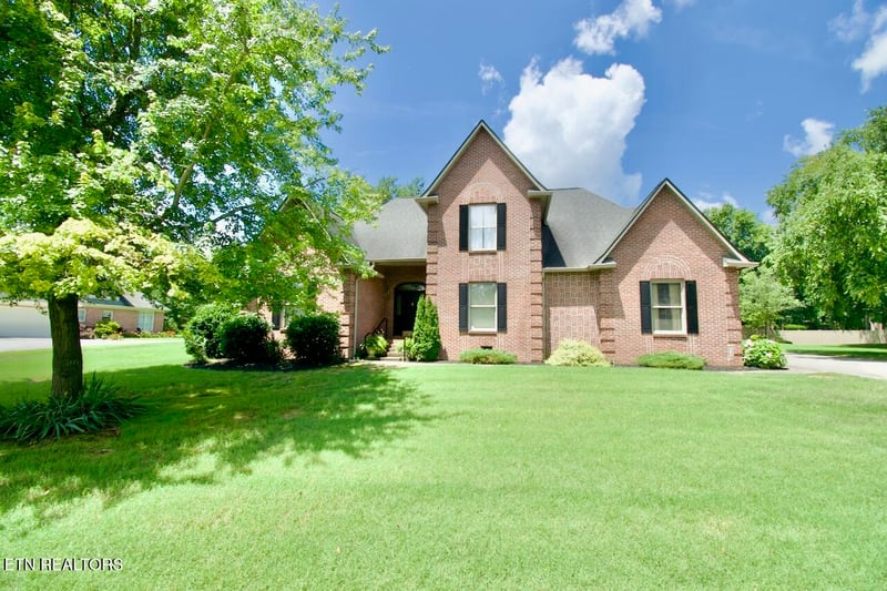 1689 Peppertree Dr, Alcoa, TN 37701