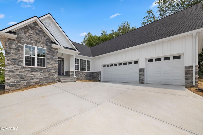 169 Amohi Way, Loudon, TN 37774