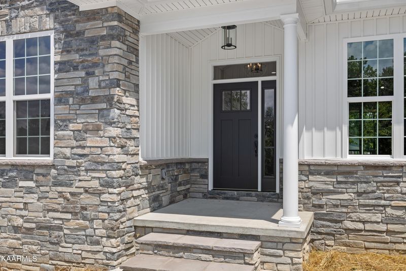 169 Amohi Way, Loudon, TN 37774
