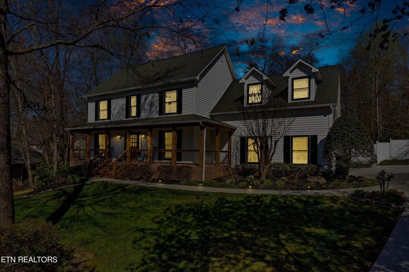 169 Country Walk Dr, Powell, TN 37849