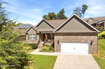 169 Dynasty Dr, Lenoir City, TN 37771