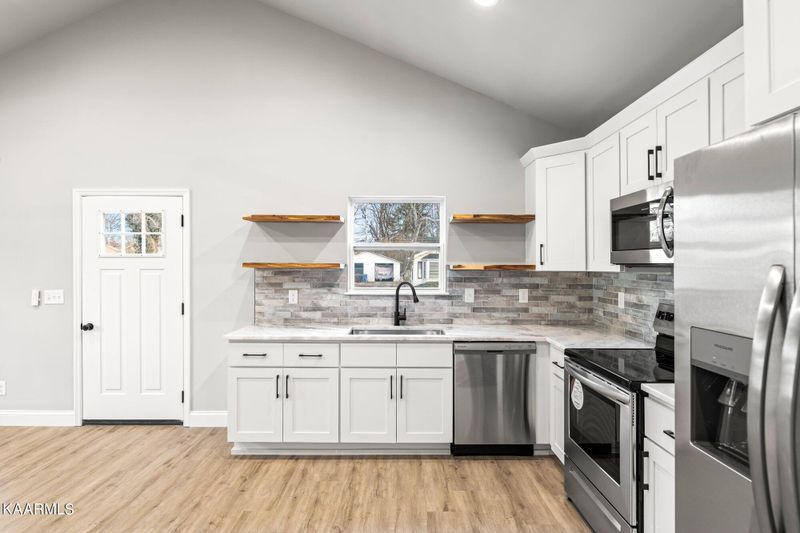 169 E Bell St, Alcoa, TN 37701
