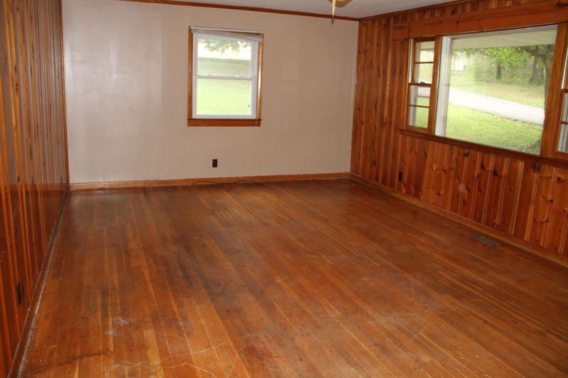 169 Hamilton Ave, Lenoir City, TN 37771