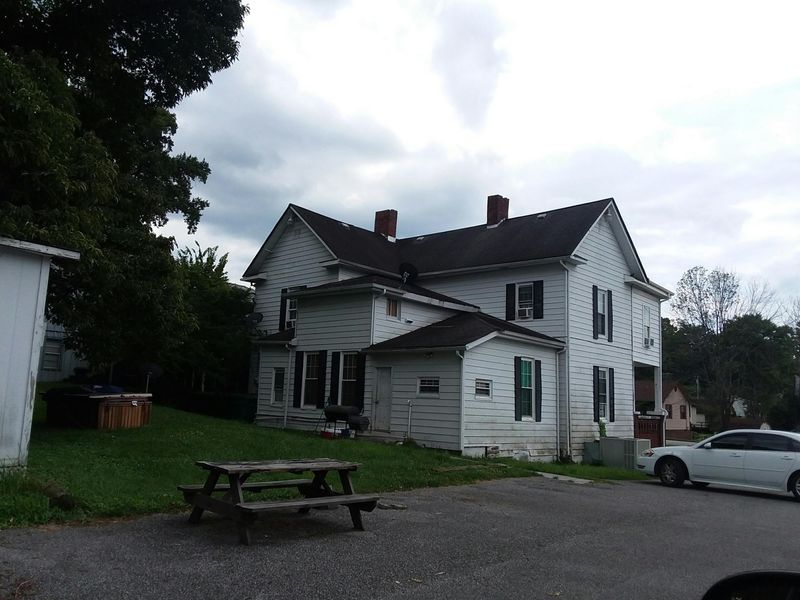 169 Liberty St, Jacksboro, TN 37757