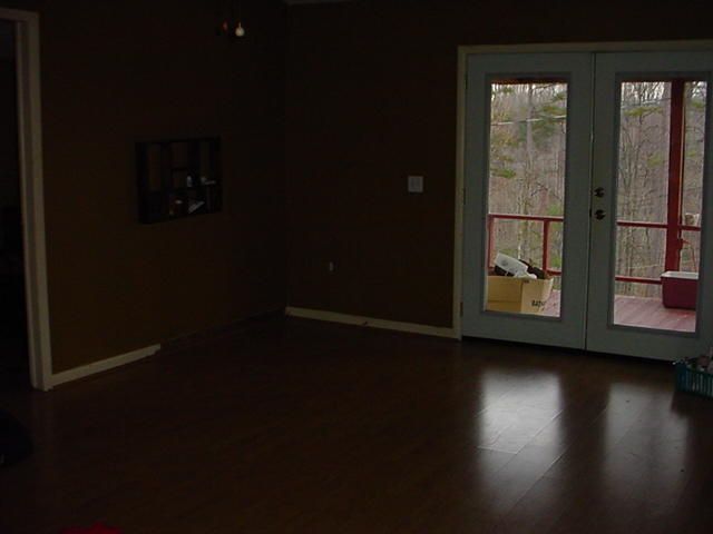 169 N Circle Dr, Caryville, TN 37714