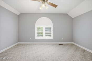 169 Perkins Ln, Jacksboro, TN 37757