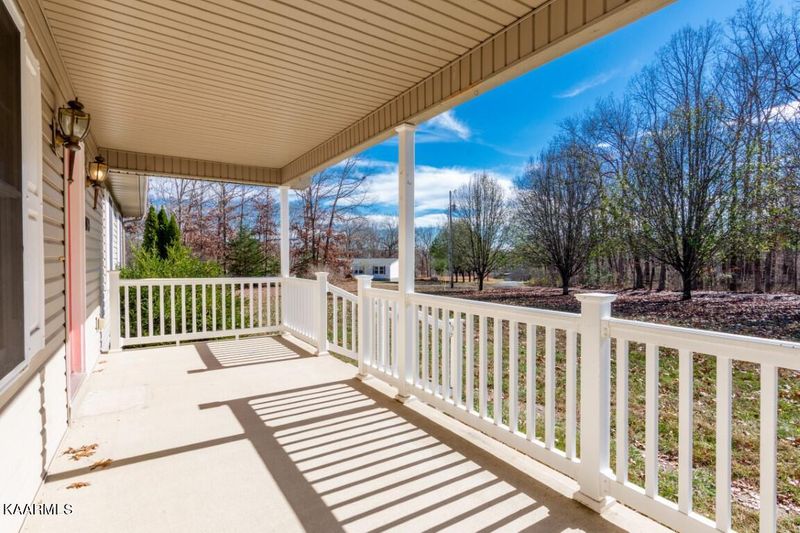 169 Robbins Rd, Crossville, TN 38572