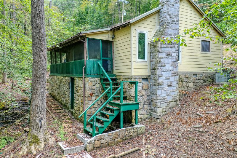 169 Summers Rd, Maynardville, TN 37807