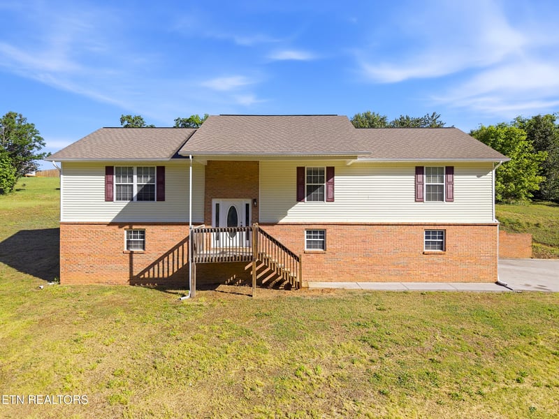 1690 River Bend Rd, Sevierville, TN 37876