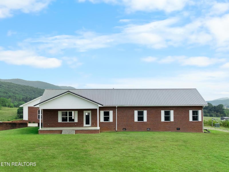 1695 Doaks Creek Rd, Speedwell, TN 37870