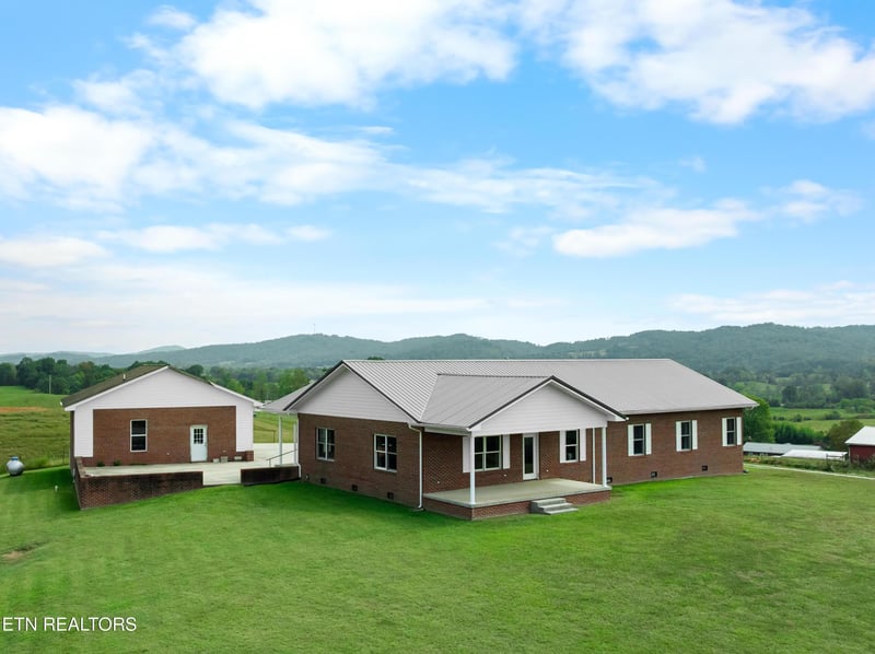1695 Doaks Creek Rd, Speedwell, TN 37870