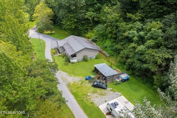 1697 Munsey Hatcher Rd, Seymour, TN 37865