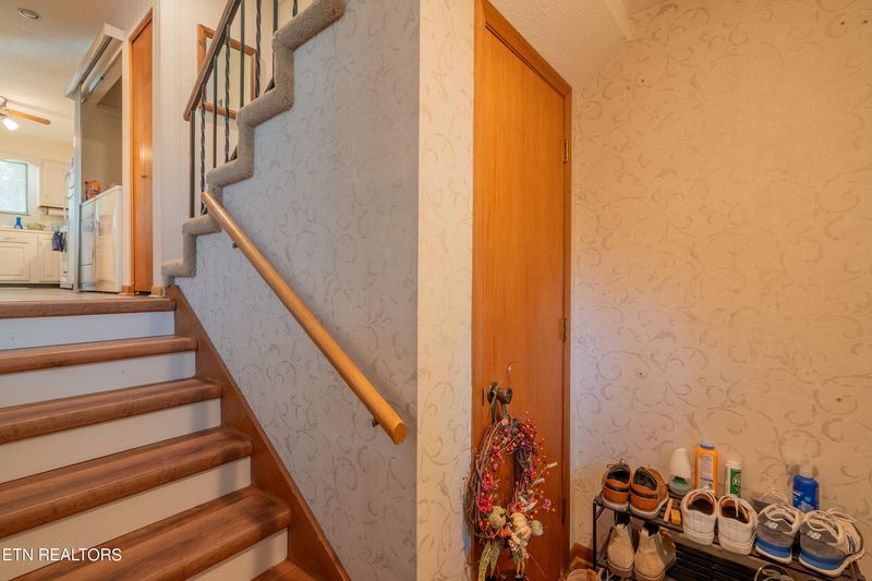 17 Bradford Cir, Oak Ridge, TN 37830
