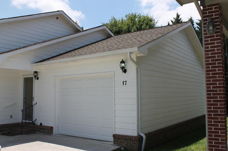 17 Breakers Ct, Clinton, TN 37716