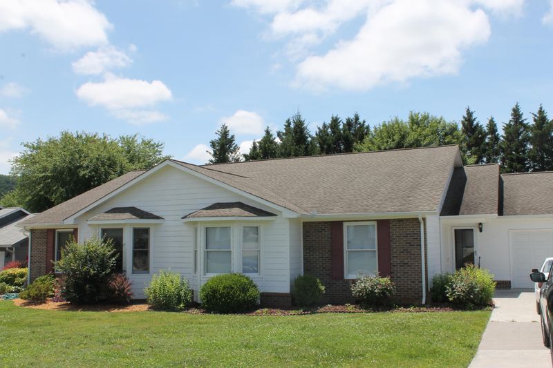 17 Breakers Ct, Clinton, TN 37716