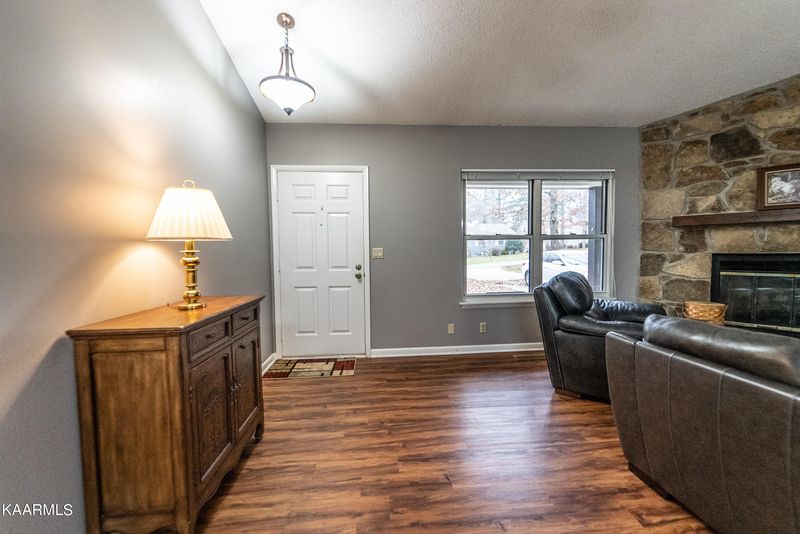 17 Briar Ct, Crossville, TN 38558