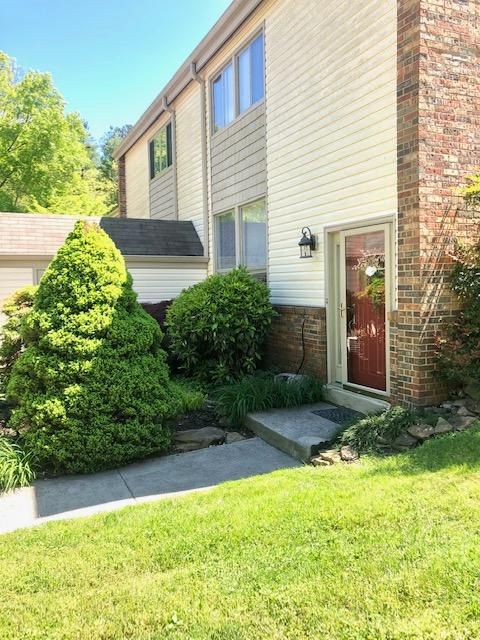 17 Brookside Dr, Oak Ridge, TN 37830