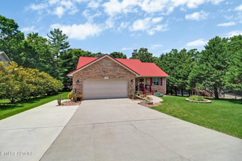17 Dickens Ln, Fairfield Glade, TN 38558