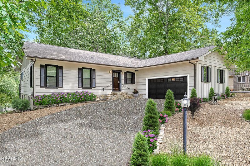17 Druid Cir, Crossville, TN 38558