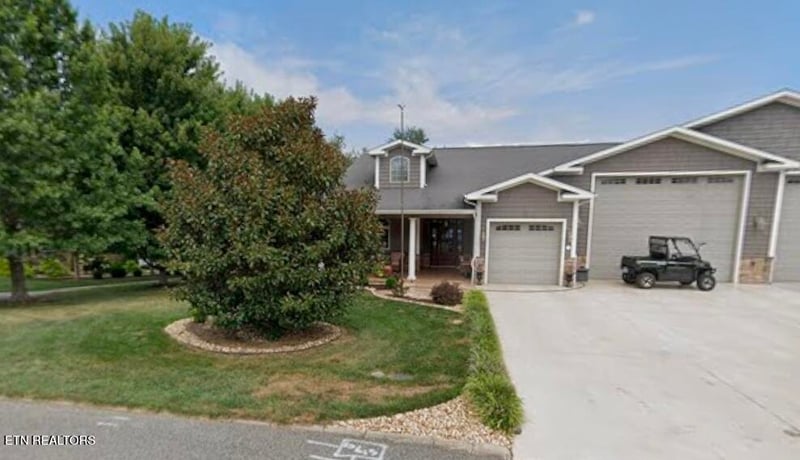 17 Hickory Cir, Crossville, TN 38555