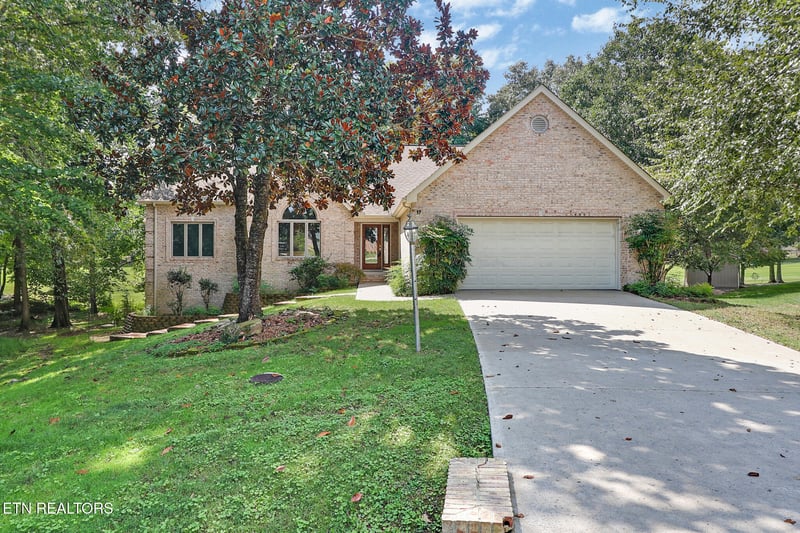 17 Kenwood Ct, Crossville, TN 38558