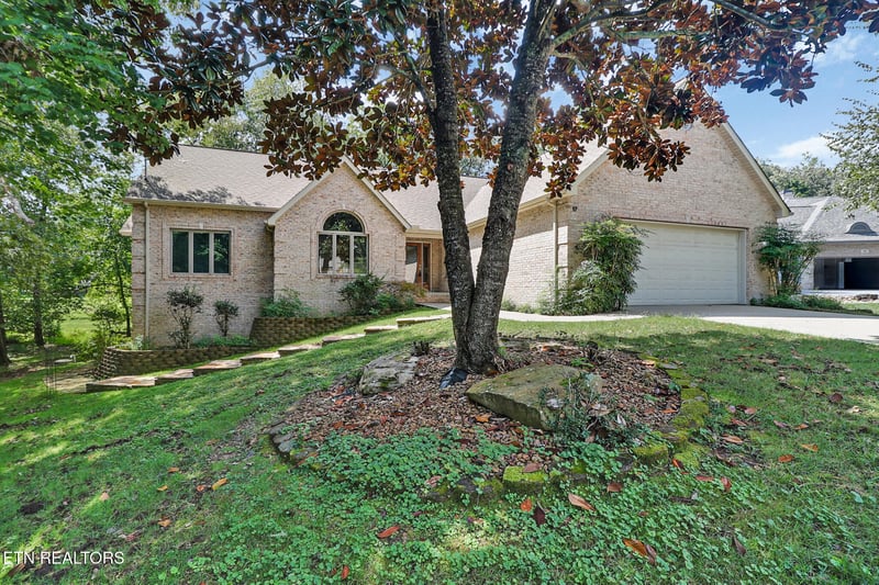 17 Kenwood Ct, Crossville, TN 38558