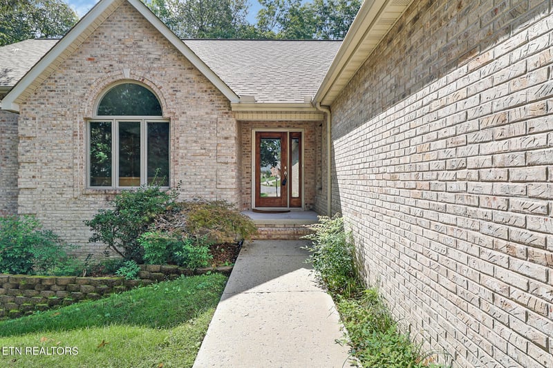 17 Kenwood Ct, Crossville, TN 38558